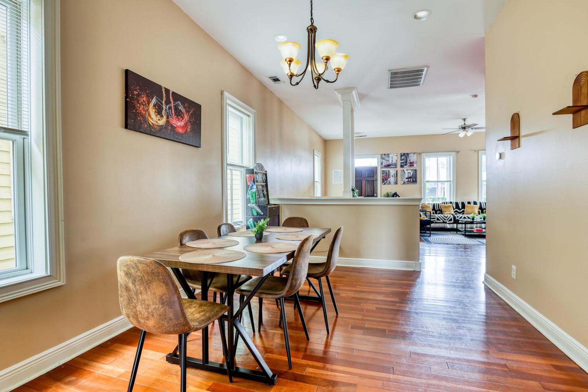 5 Min To Starland, Dt, Forsyth & River St - 2 Balcony * Savannah