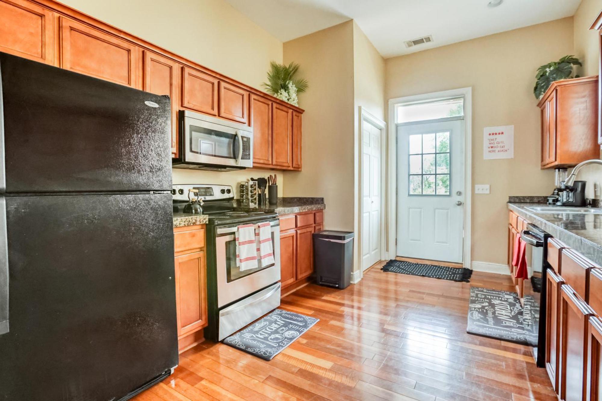 5 Min To Starland, Dt, Forsyth & River St - 2 Balcony * Savannah