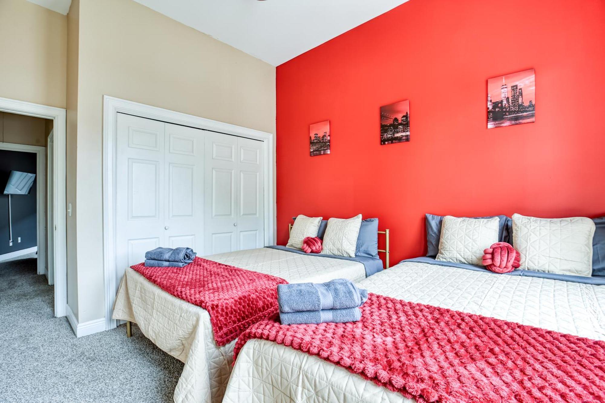 5 Min To Starland, Dt, Forsyth & River St - 2 Balcony Holiday home Savannah